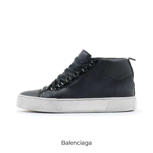 Scarpa Balenciaga pulita e lucidata. Servizio di pulizia Sneaker